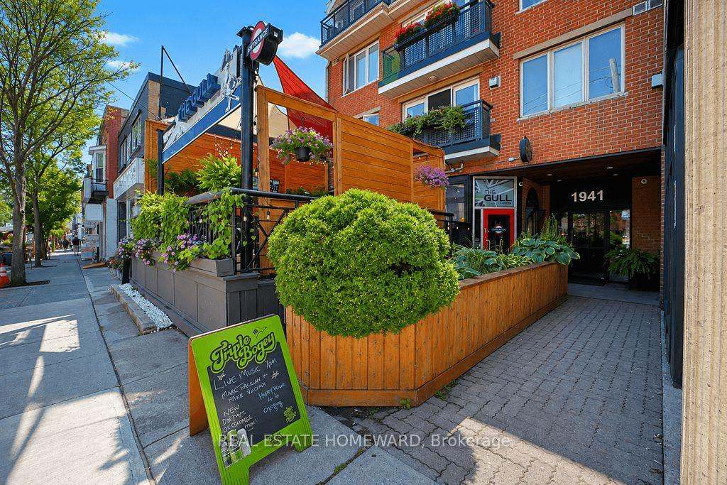 1941 Queen Street E 304, Toronto, ON M4L 1H7