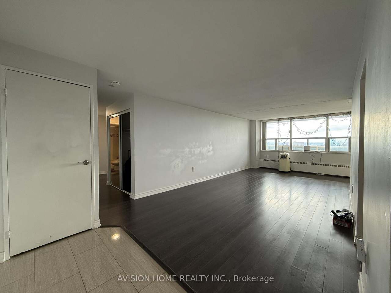270 Palmdale Drive Ph09, Toronto, ON M1T 3N8
