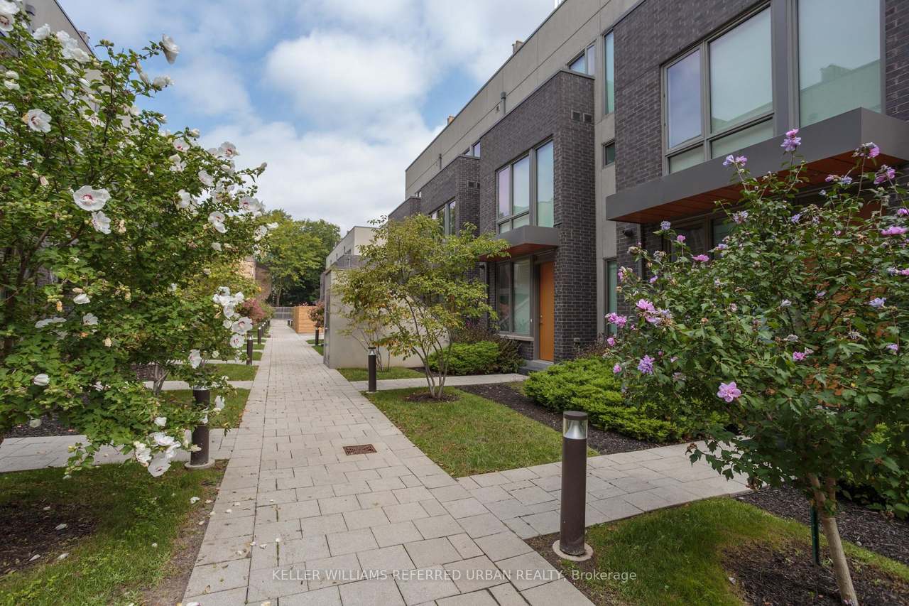 46 Curzon Street 312, Toronto, ON M4M 0C2