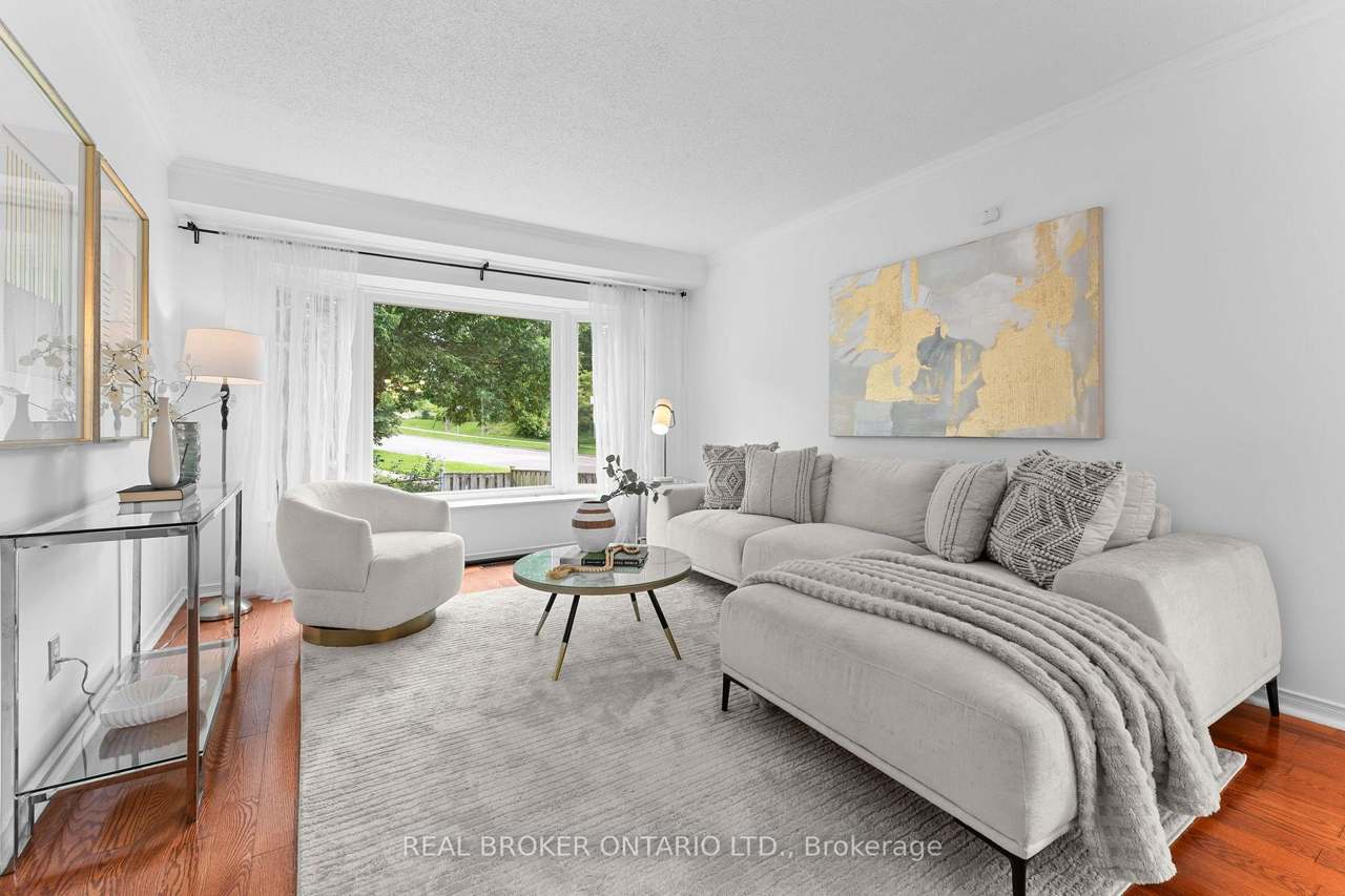 1 Baronial Court, Toronto, ON M1C 3J5
