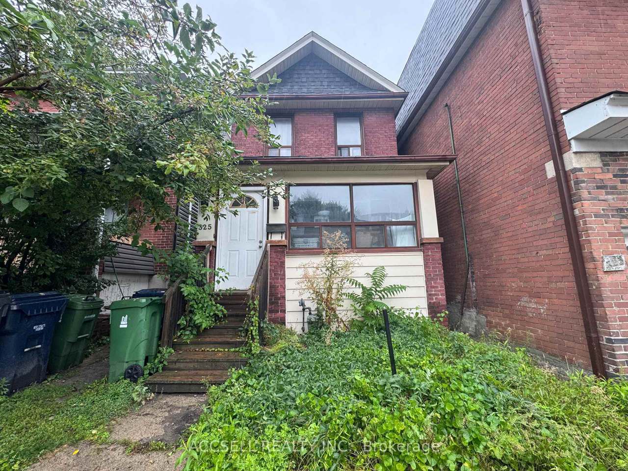 325 Greenwood Avenue, Toronto, ON M4L 2R6