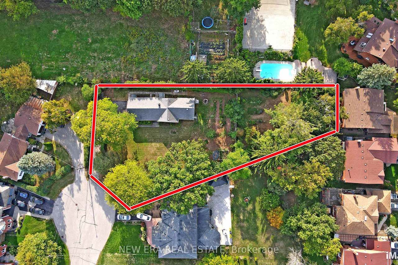 28 Thomas Avenue, Toronto, ON M1C 1E5