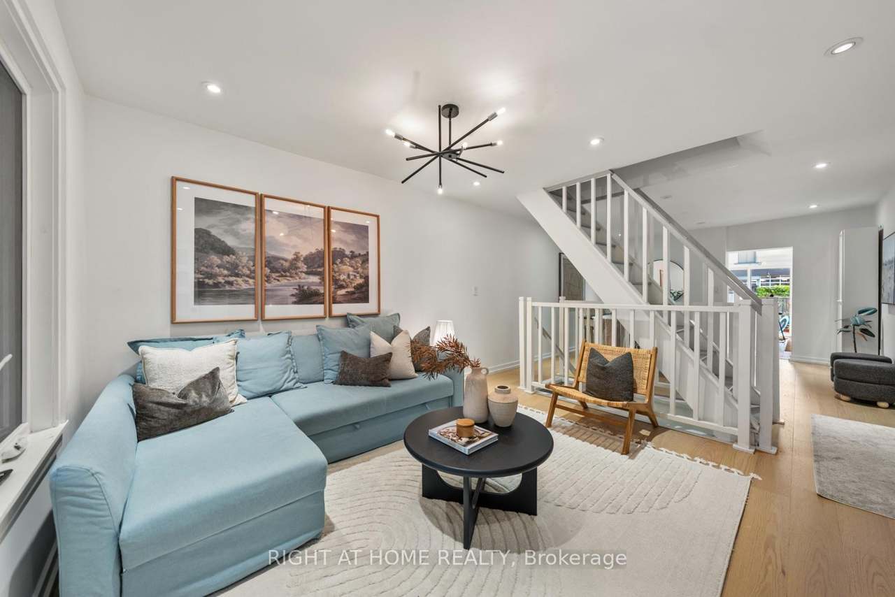 5 1/2 Luttrell Avenue, Toronto, ON M4C 5E2