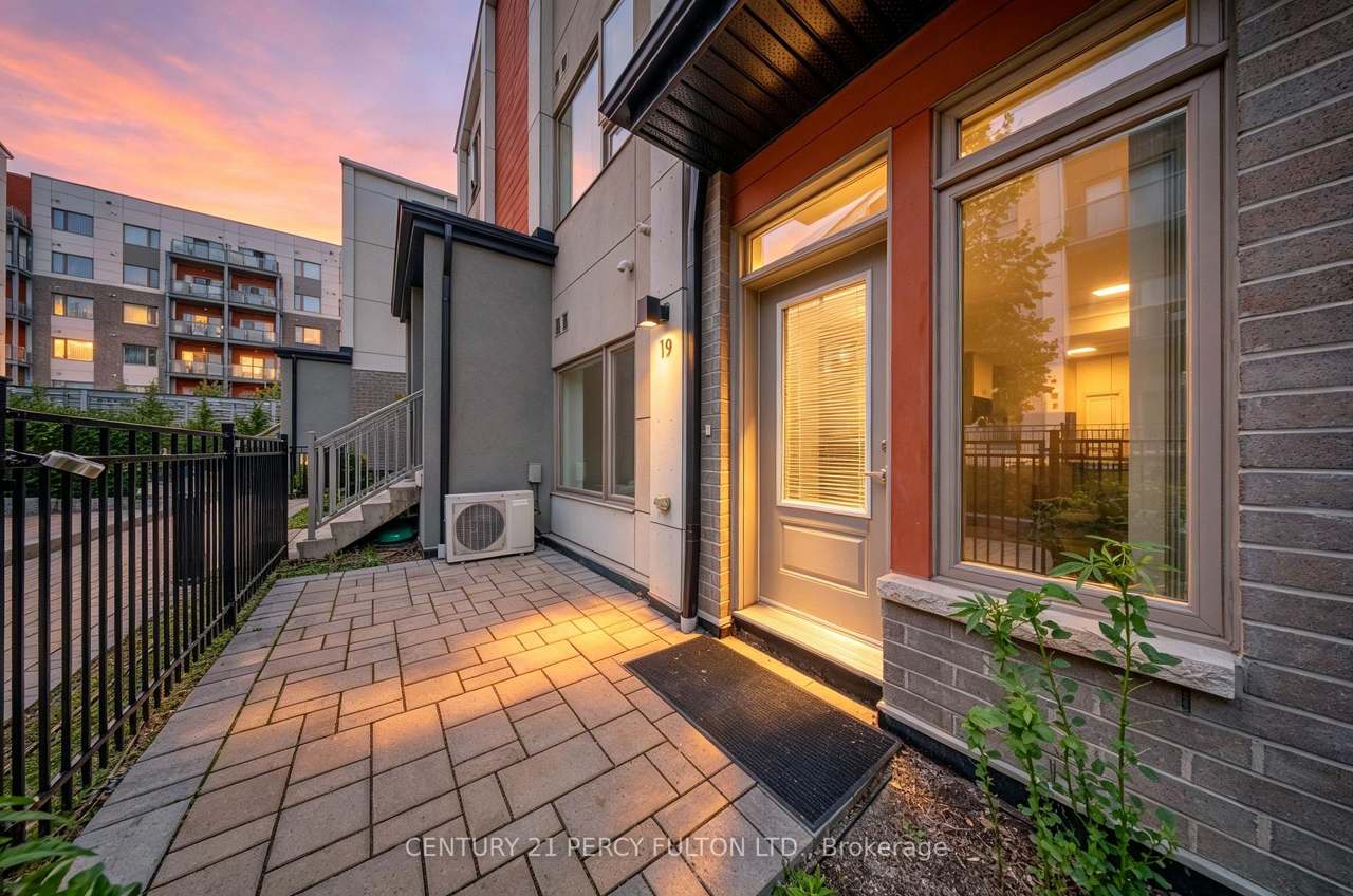 70 Orchid Place Drive TH 19, Toronto, ON M1B 0C4