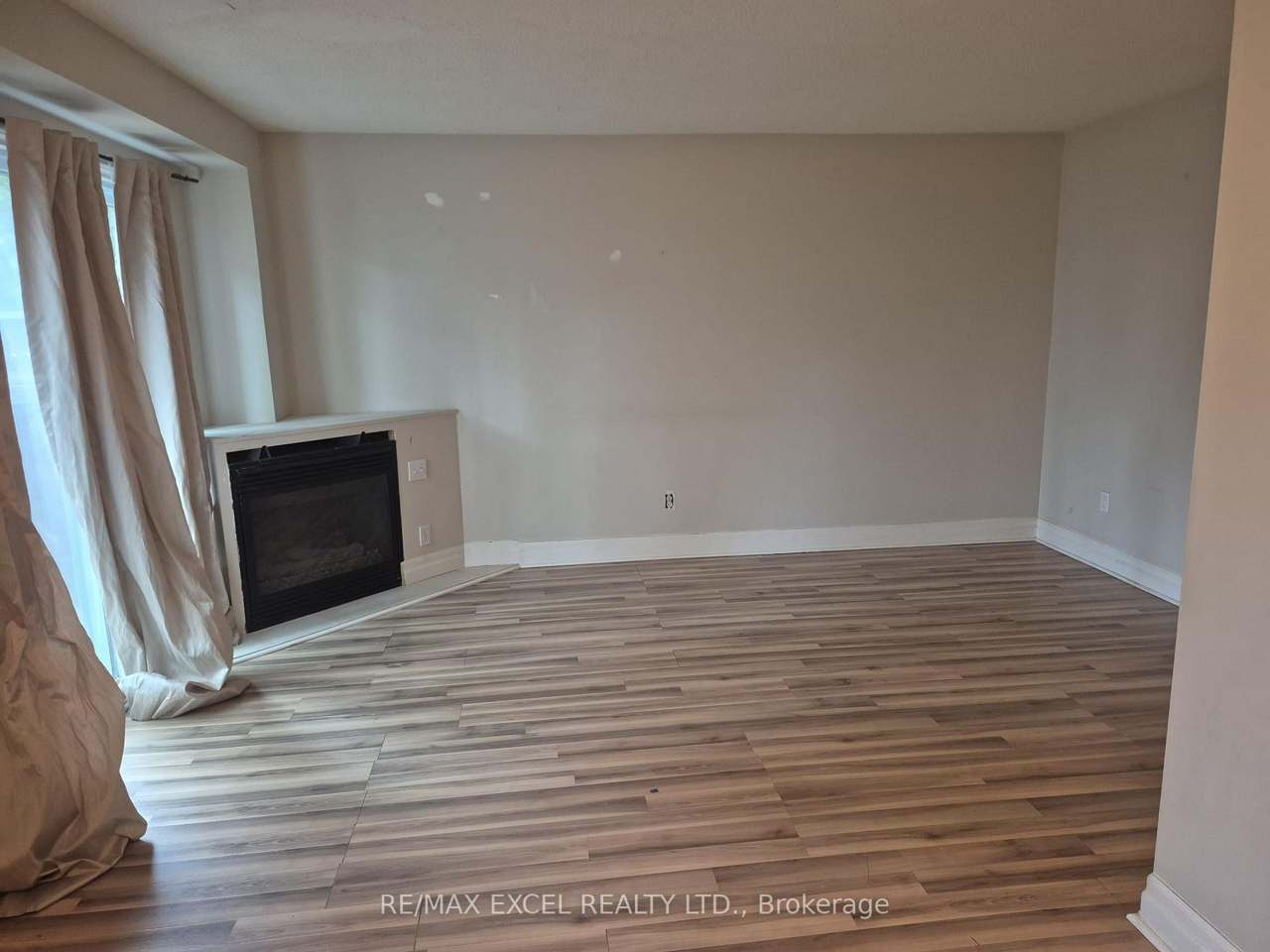 111 Bradstone Square, Toronto, ON M1B 1W1