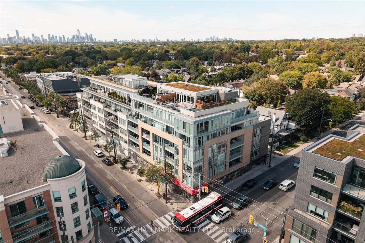 200 Woodbine Avenue 403, Toronto, ON M4L 3P2