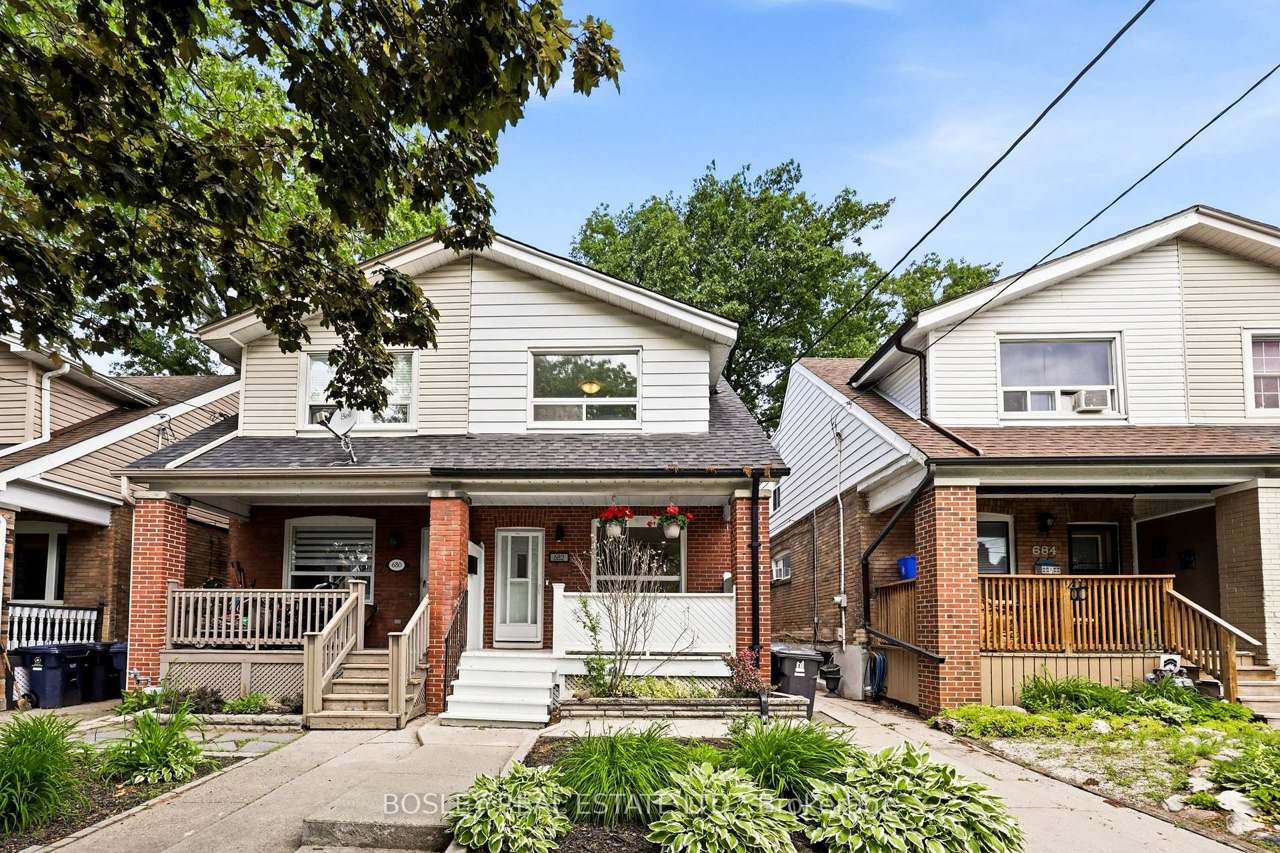 682 Milverton Boulevard, Toronto, ON M4C 1X9