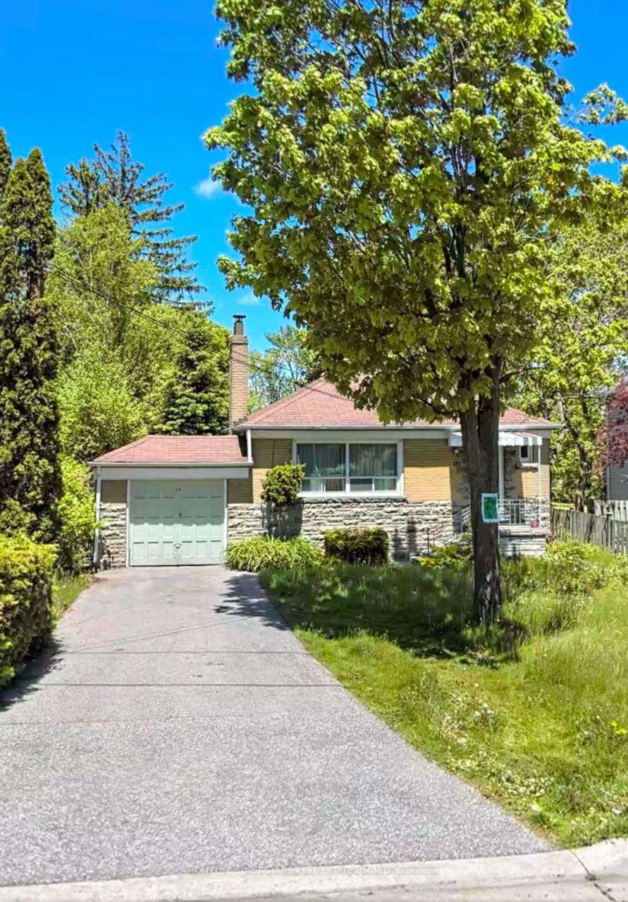 12 Chatterton Boulevard, Toronto, ON M1M 2G2