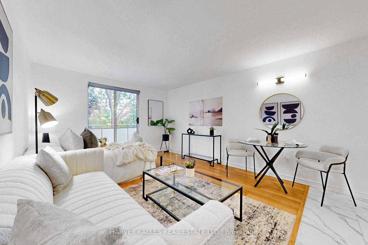 123 Woodbine Avenue 315, Toronto, ON M4L 3V8