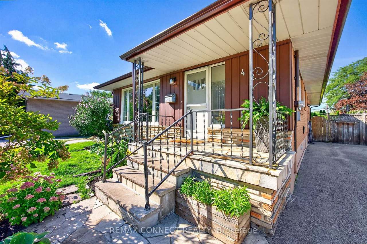 42 Bainhart Crescent, Toronto, ON M1H 2R3
