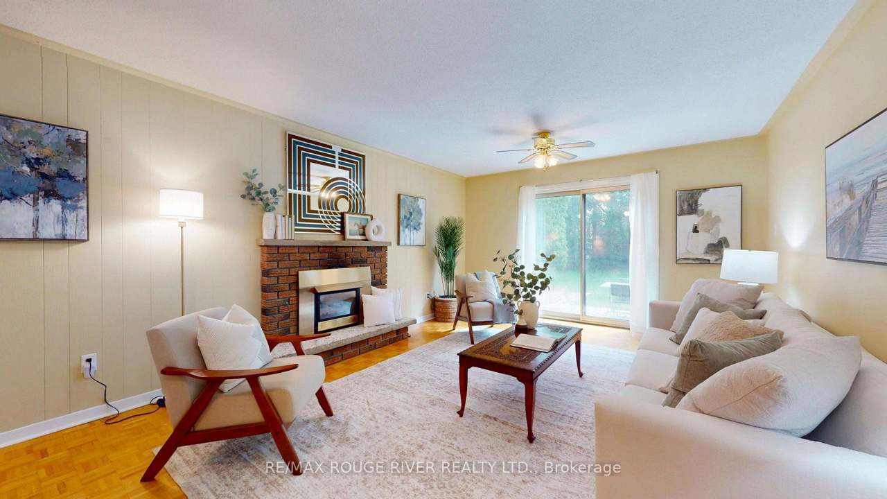 33 Pepper Tree Drive, Toronto, ON M1C 1Y5