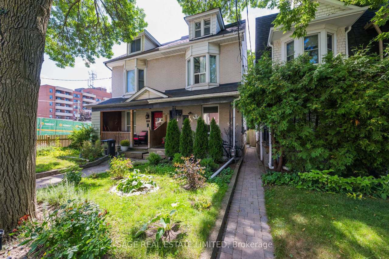 241 Langley Avenue, Toronto, ON M4K 1C1