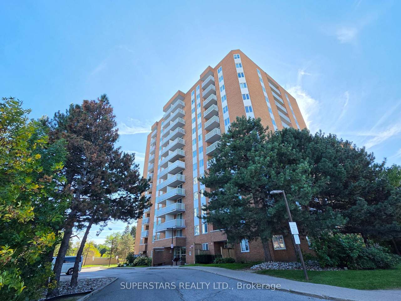 15 Sewells Road 905, Toronto, ON M1B 3V7