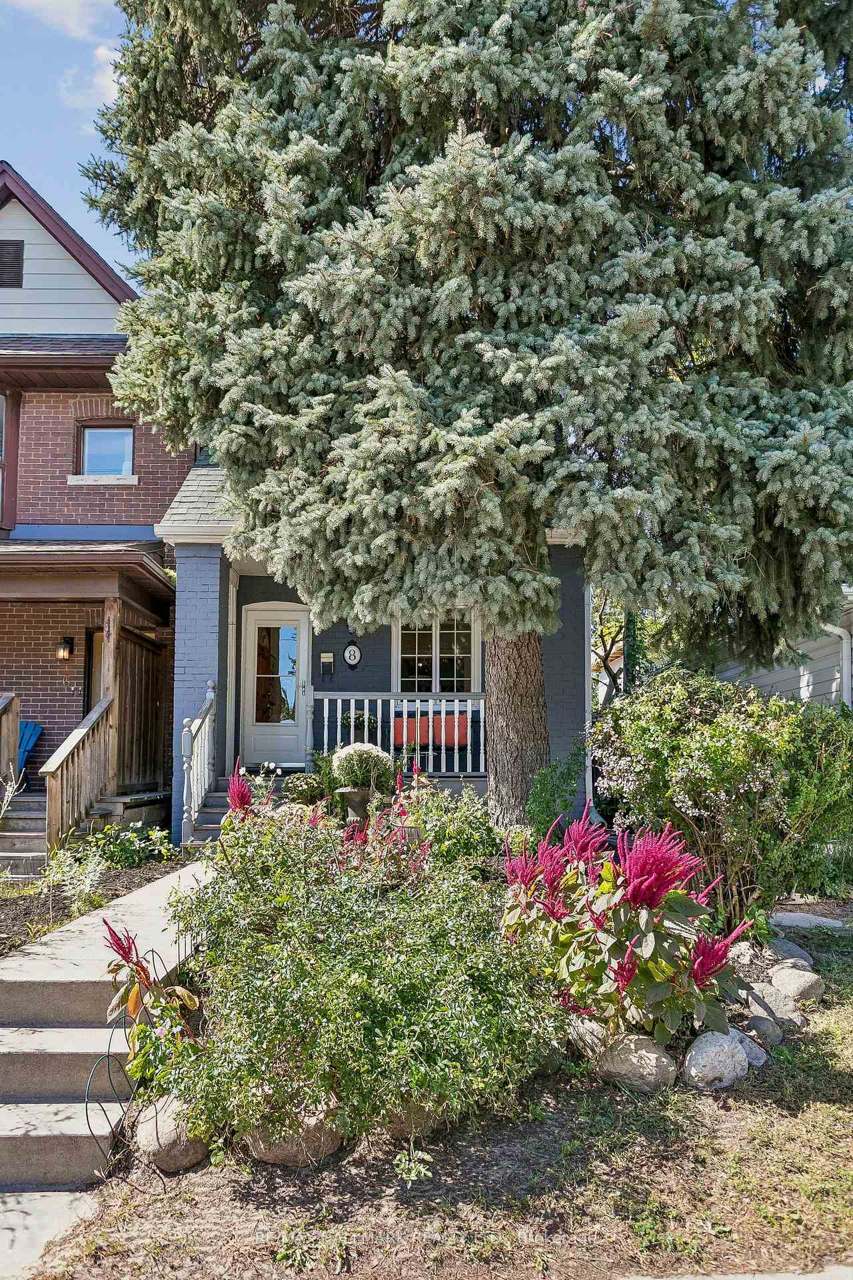 8 Hillingdon Avenue, Toronto, ON M4C 3H7