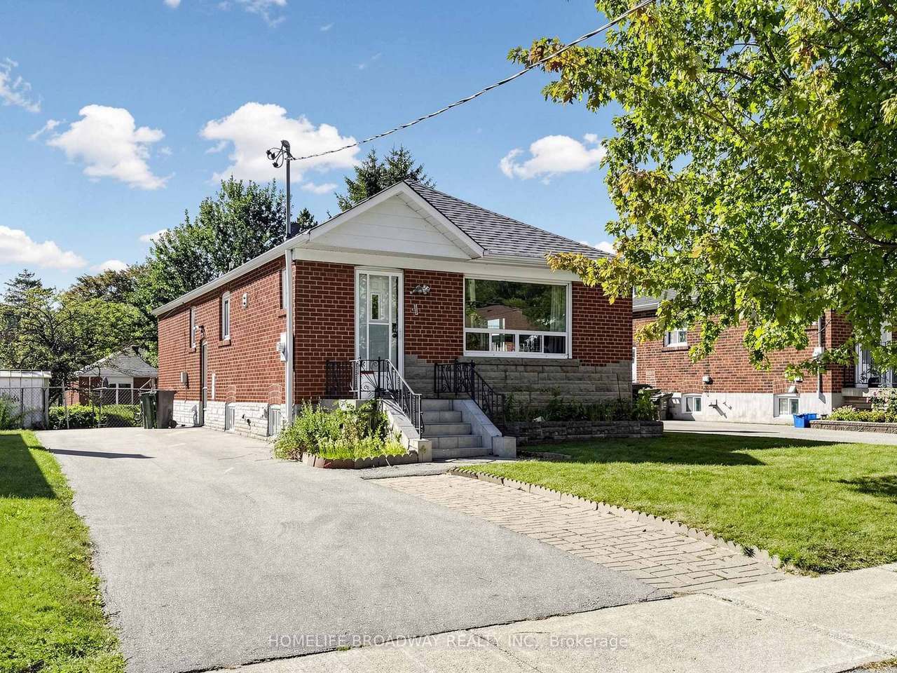 28 Ionview Road, Toronto, ON M1K 2Z4