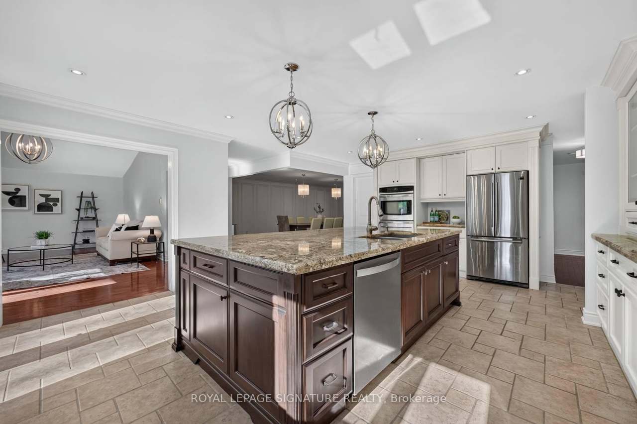 5 Bonacres Avenue, Toronto, ON M1C 1P6