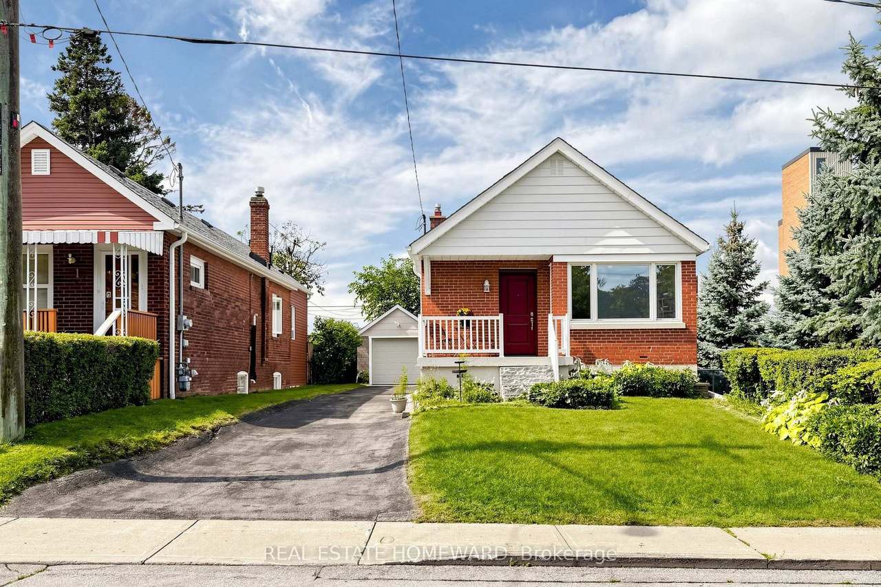 120 Pitt Avenue, Toronto, ON M1L 2R6