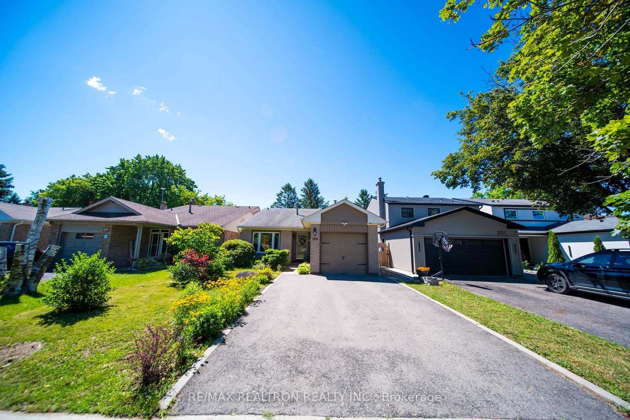 199 Weldrick Road W, Richmond Hill, ON L4C 5J2