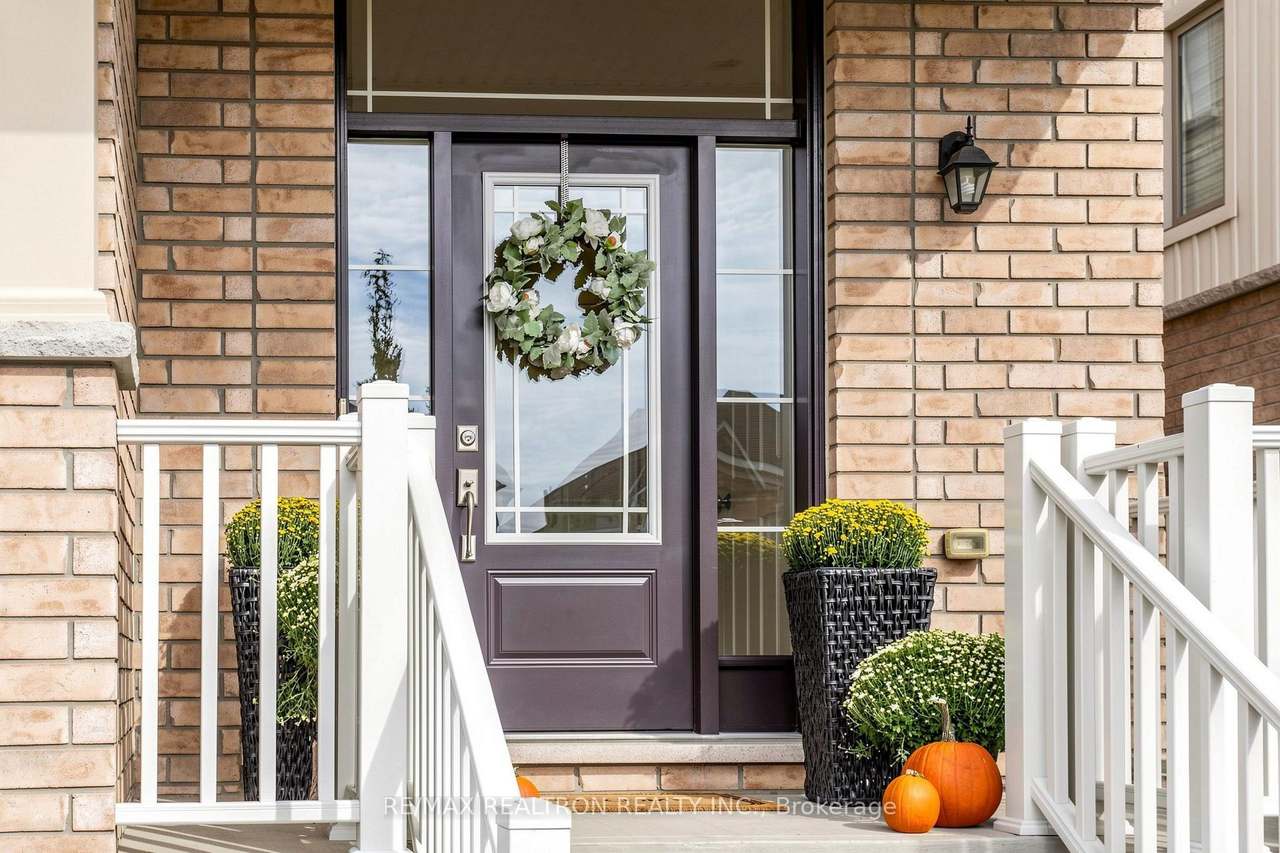 165 Sharpe Crescent, New Tecumseth, ON L0G 1W0