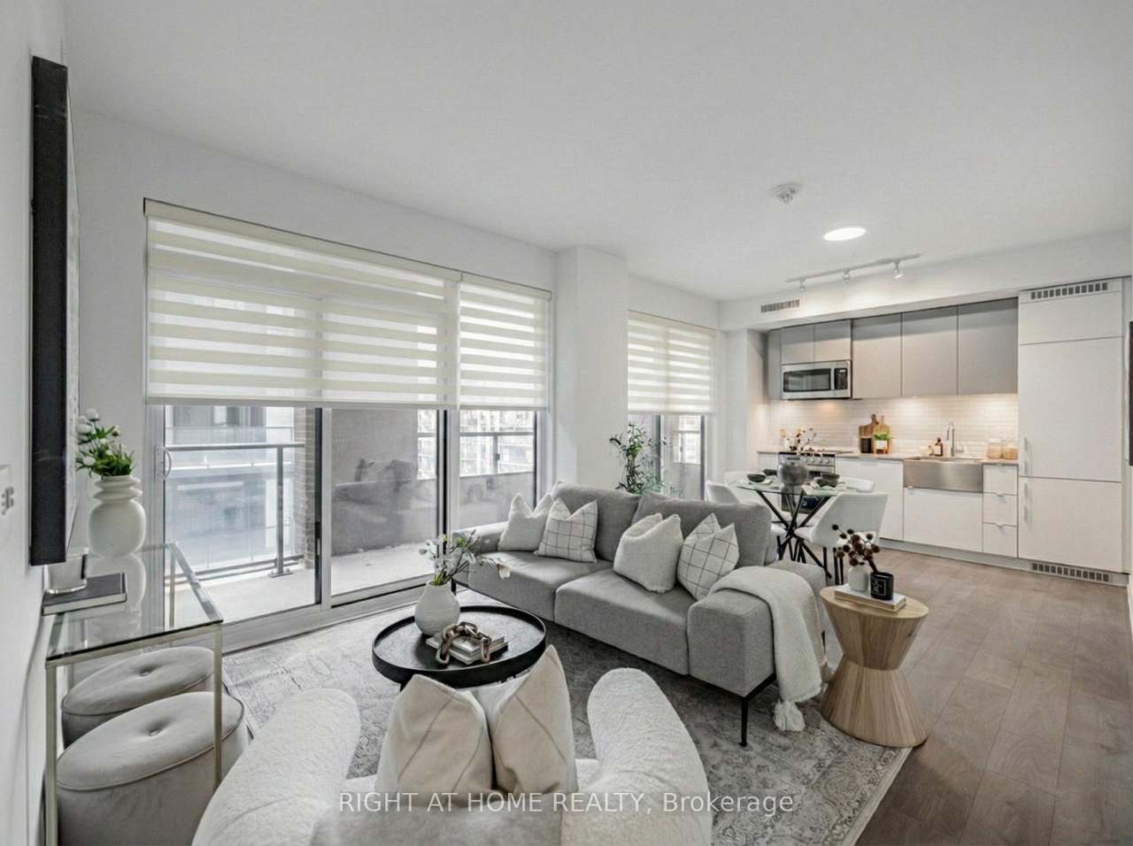 270 Dufferin Street 815, Toronto, ON M6K 0H8
