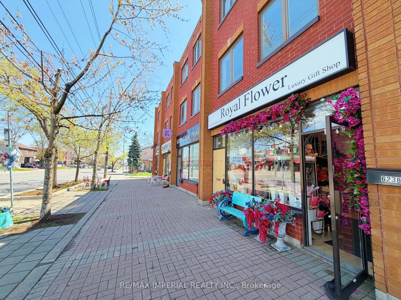 623 - 623A The Queensway, Toronto, ON M8Y 1K4
