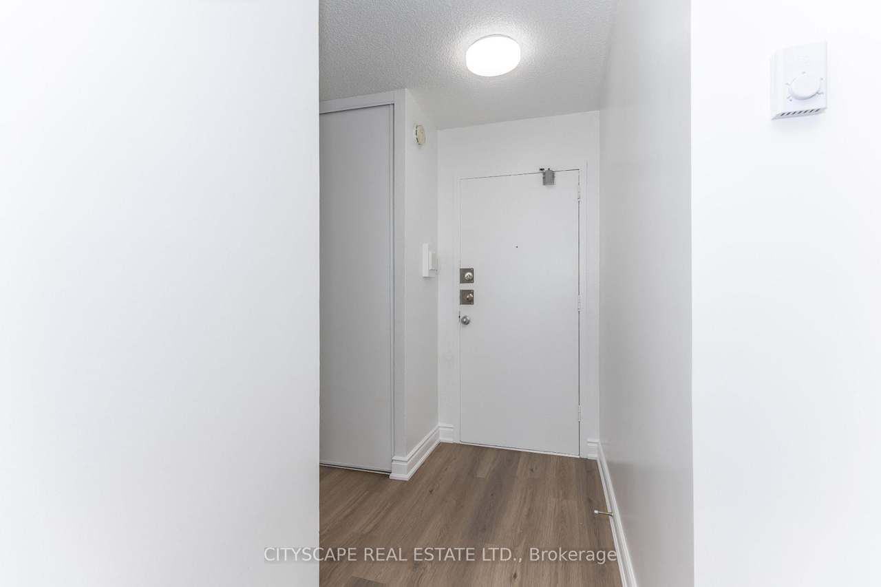 940 Caledonia Road 1005, Toronto, ON M6B 3Y4