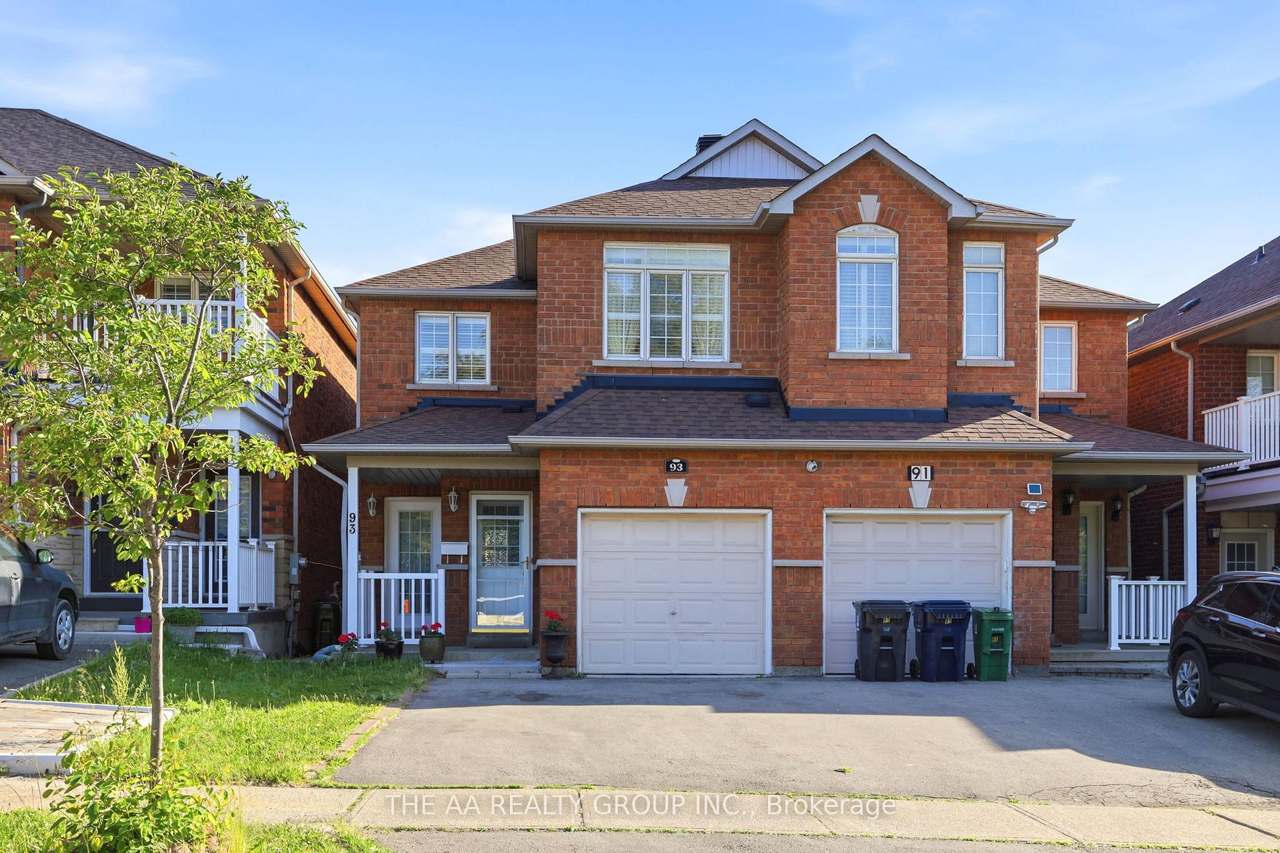 93 San Gabriele Place, Toronto, ON M9L 3A5