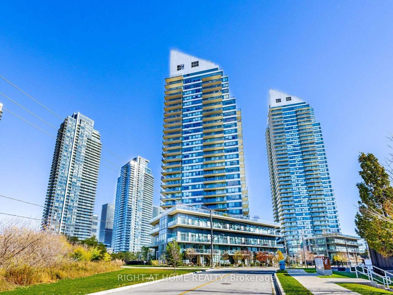 15 Legion Road 1601, Toronto, ON M8V 0A9
