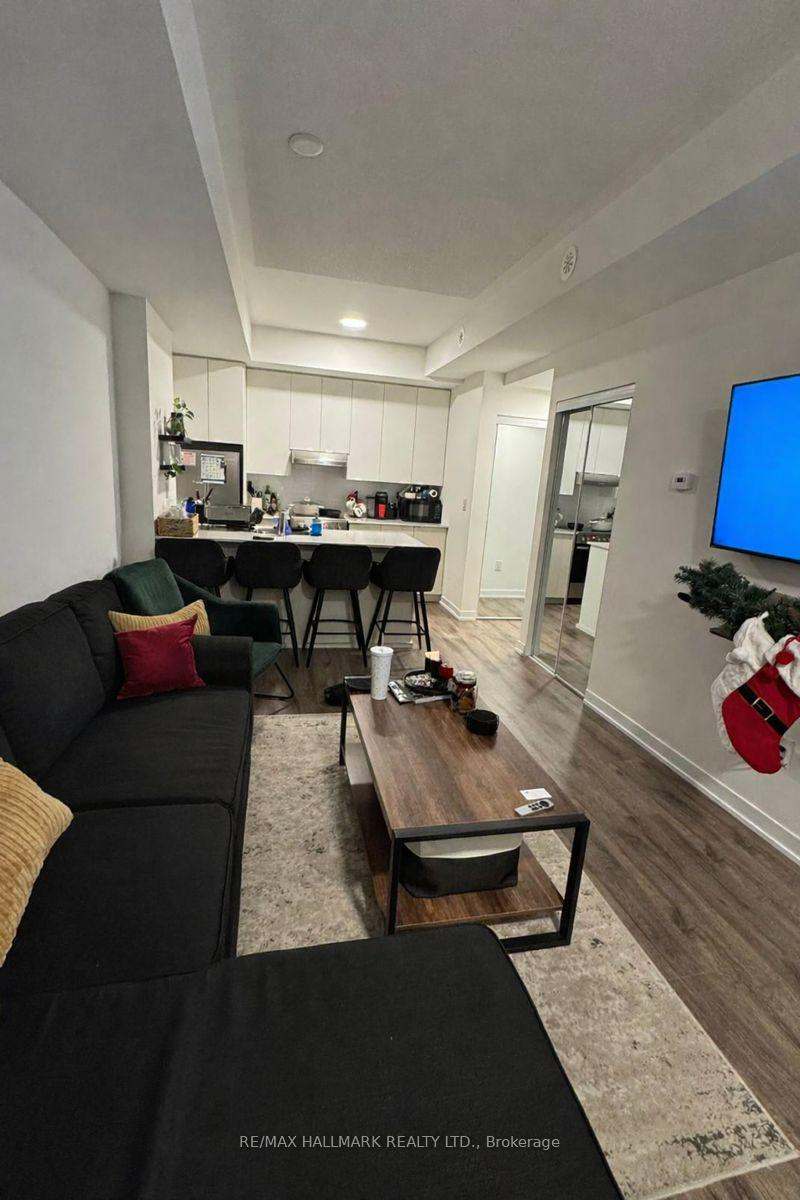 140 Canon Jackson Drive 111, Toronto, ON M6M 0B9