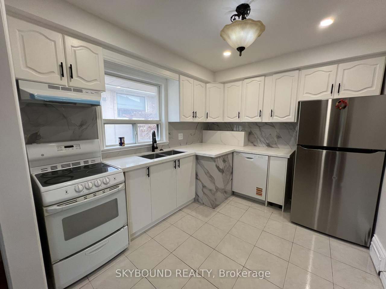 33 Bradstock Road, Toronto, ON M9M 1M9