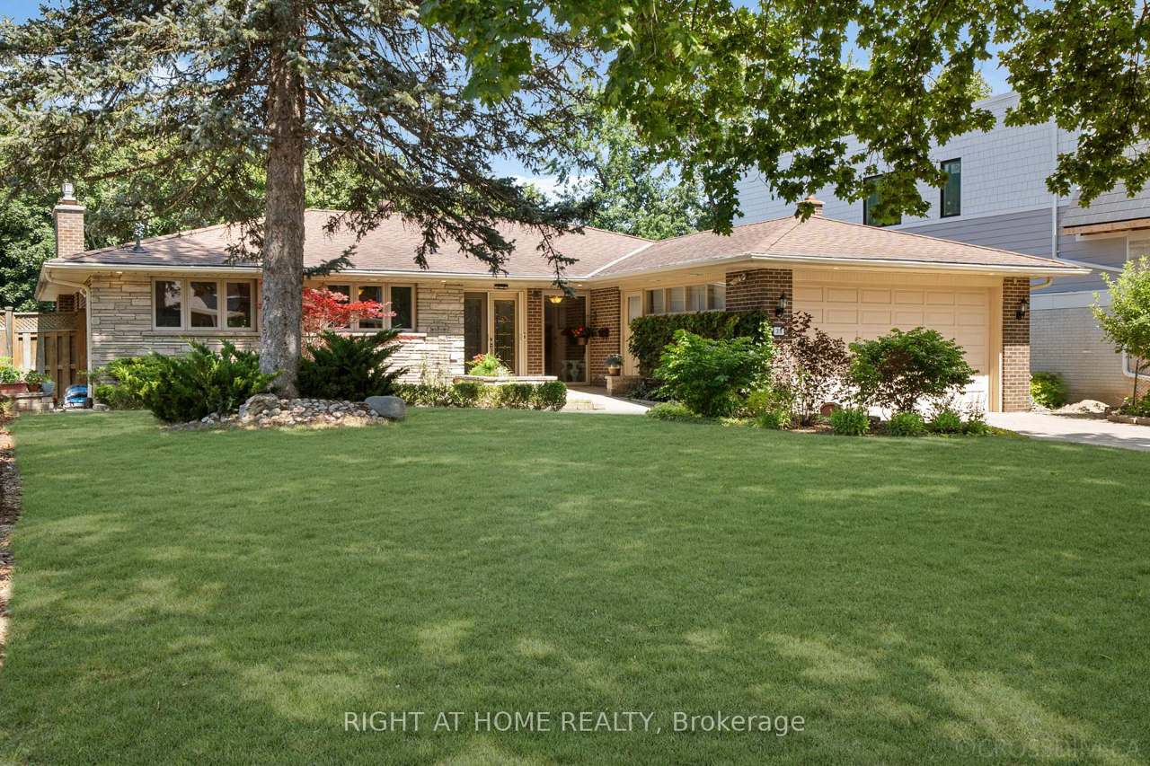 39 Grovetree Road, Toronto, ON M9V 2Y4