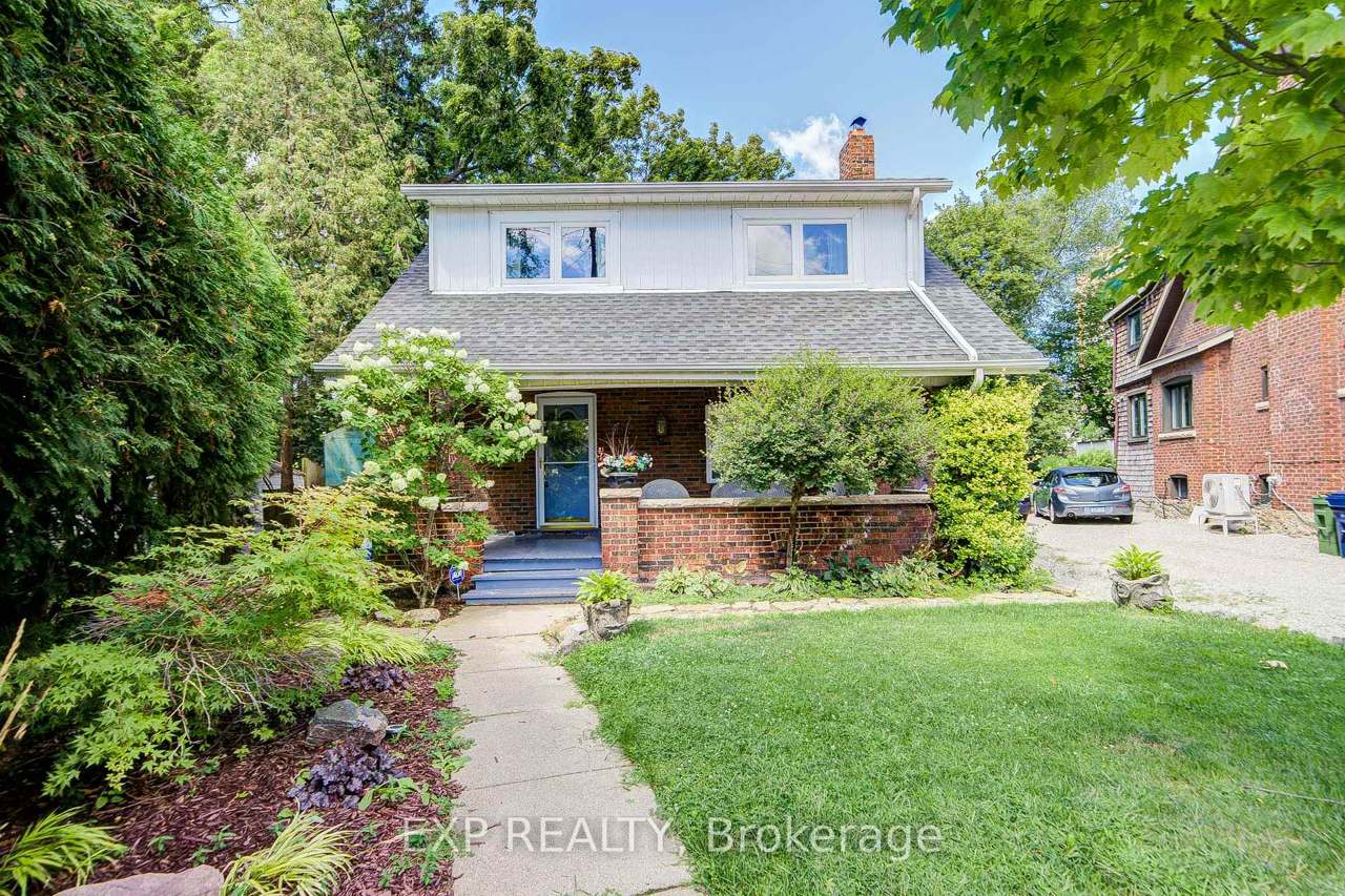 10 King Street Crescent, Toronto, ON M9N 1K6