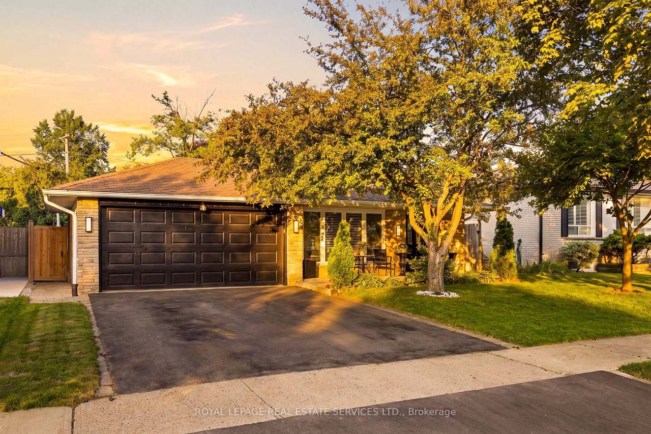 127 Redgrave Drive, Toronto, ON M9R 3V5