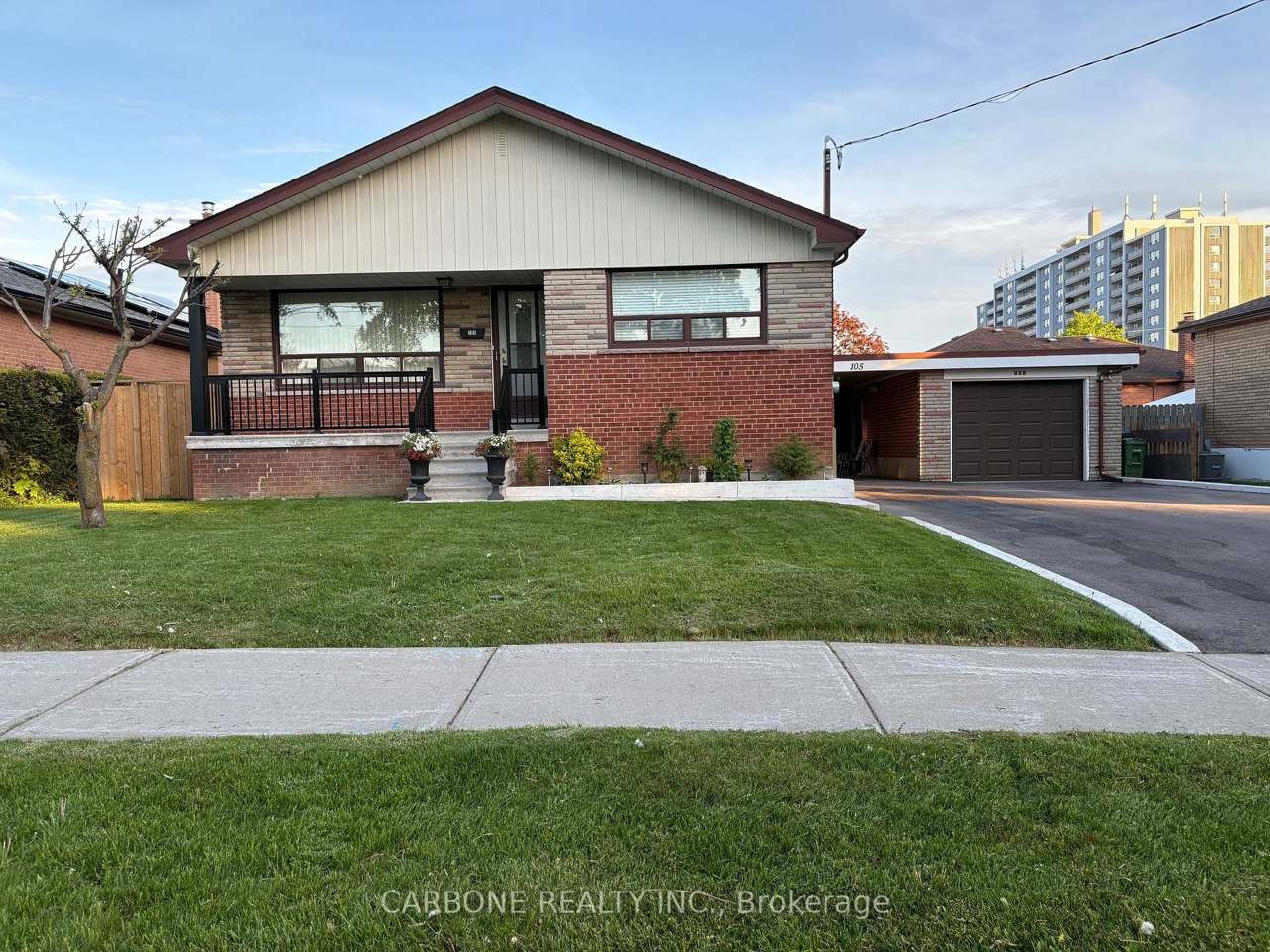 105 Hallsport Crescent, Toronto, ON M3M 2K5