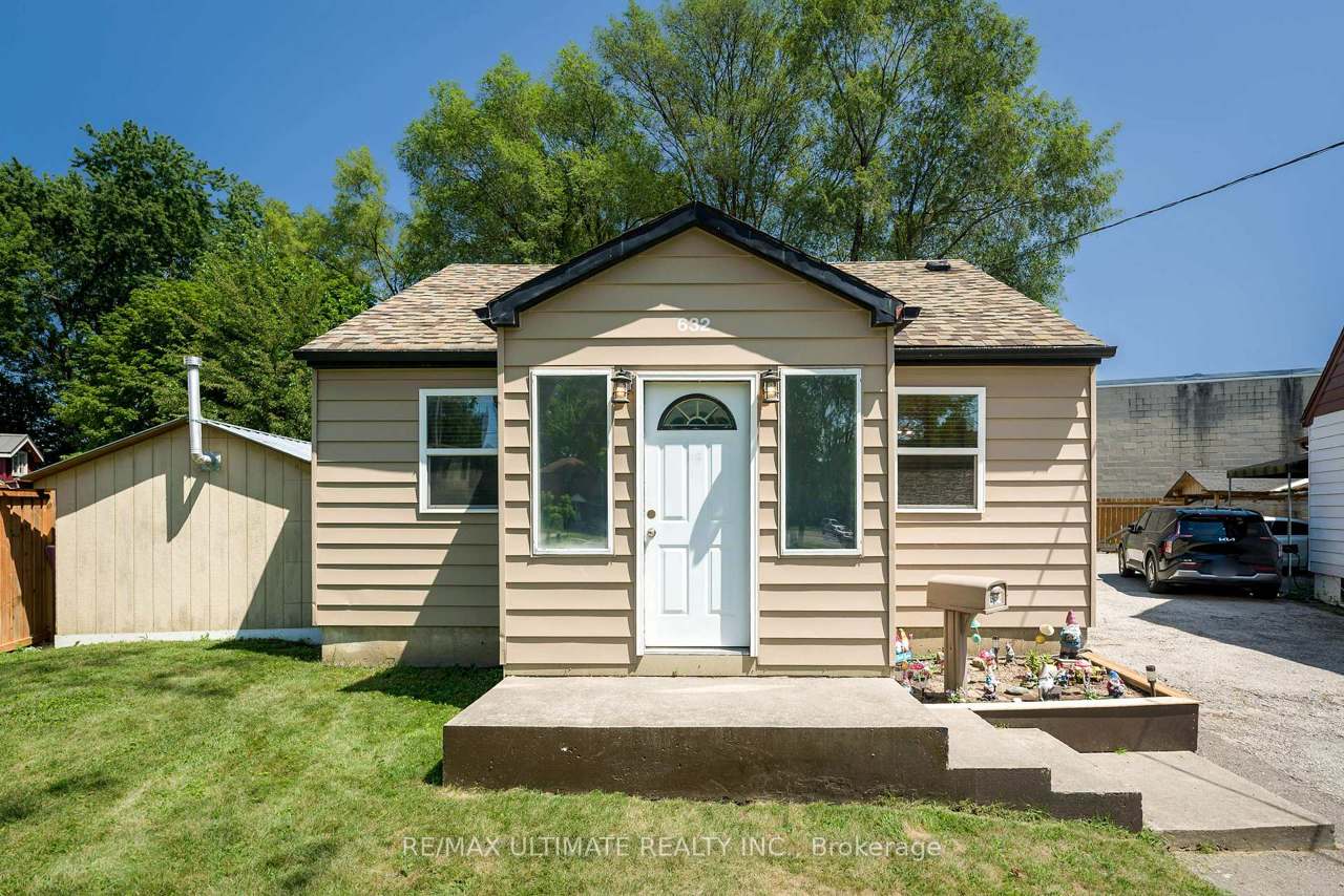 632 Trethewey Drive, Toronto, ON M6M 4C3