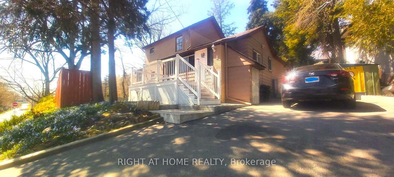 1 Edgebrook Drive, Toronto, ON M9V 1E1