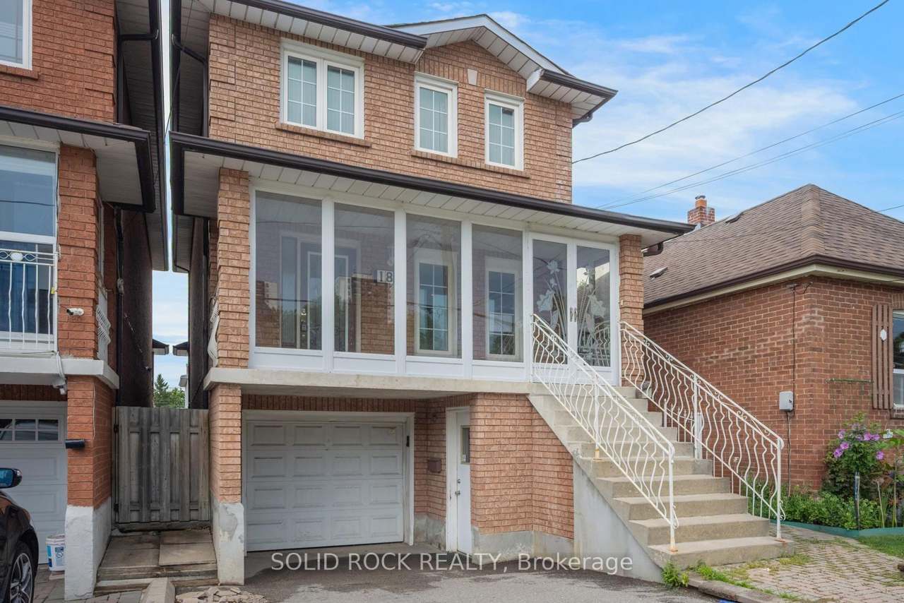 18 Maple Bush Avenue, Toronto, ON M9N 1S6
