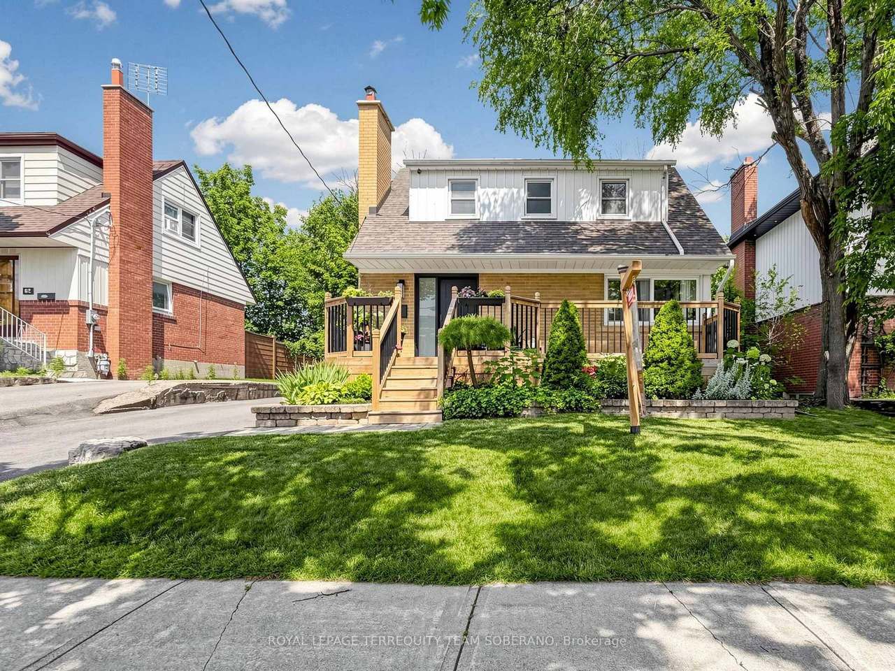 64 Clearbrooke Circle, Toronto, ON M9W 2E5