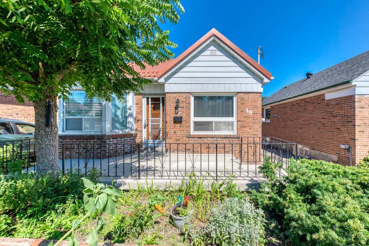 40 Dixon Road, Toronto, ON M9P 2L3