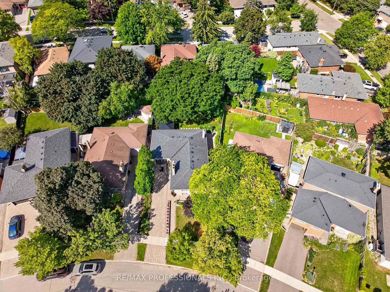 57 Merrygale Crescent, Toronto, ON M9B 5N9
