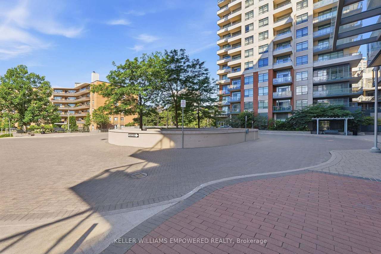 25 Fontenay Court 1104, Toronto, ON M9A 0C4