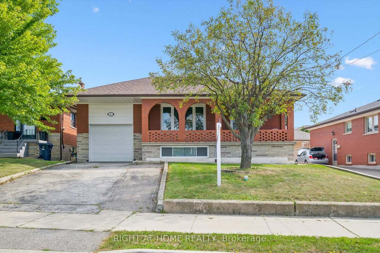 27 Jocada Road, Toronto, ON M6L 2J4