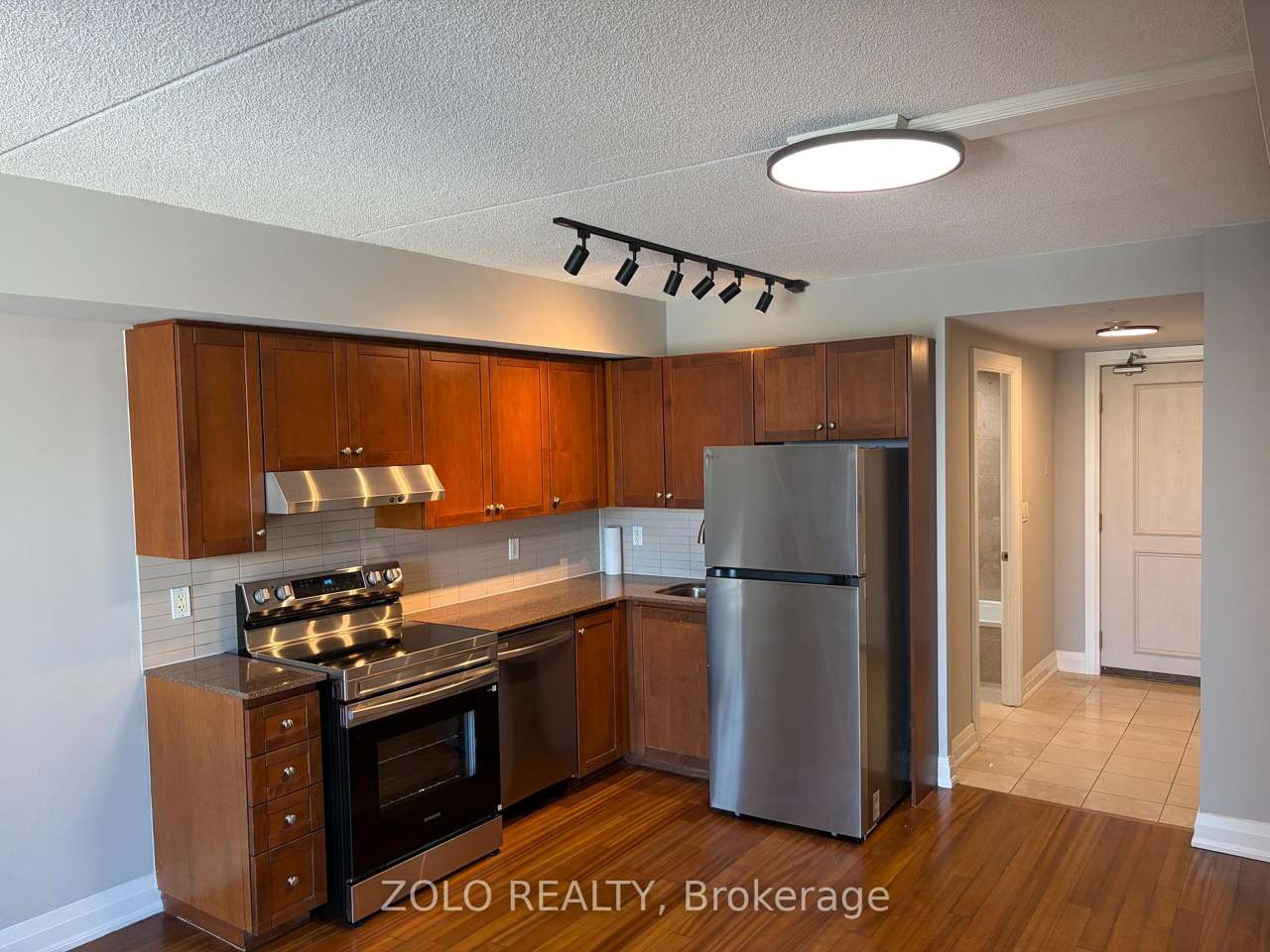 2737 Keele Street 407, Toronto, ON M3M 2E9