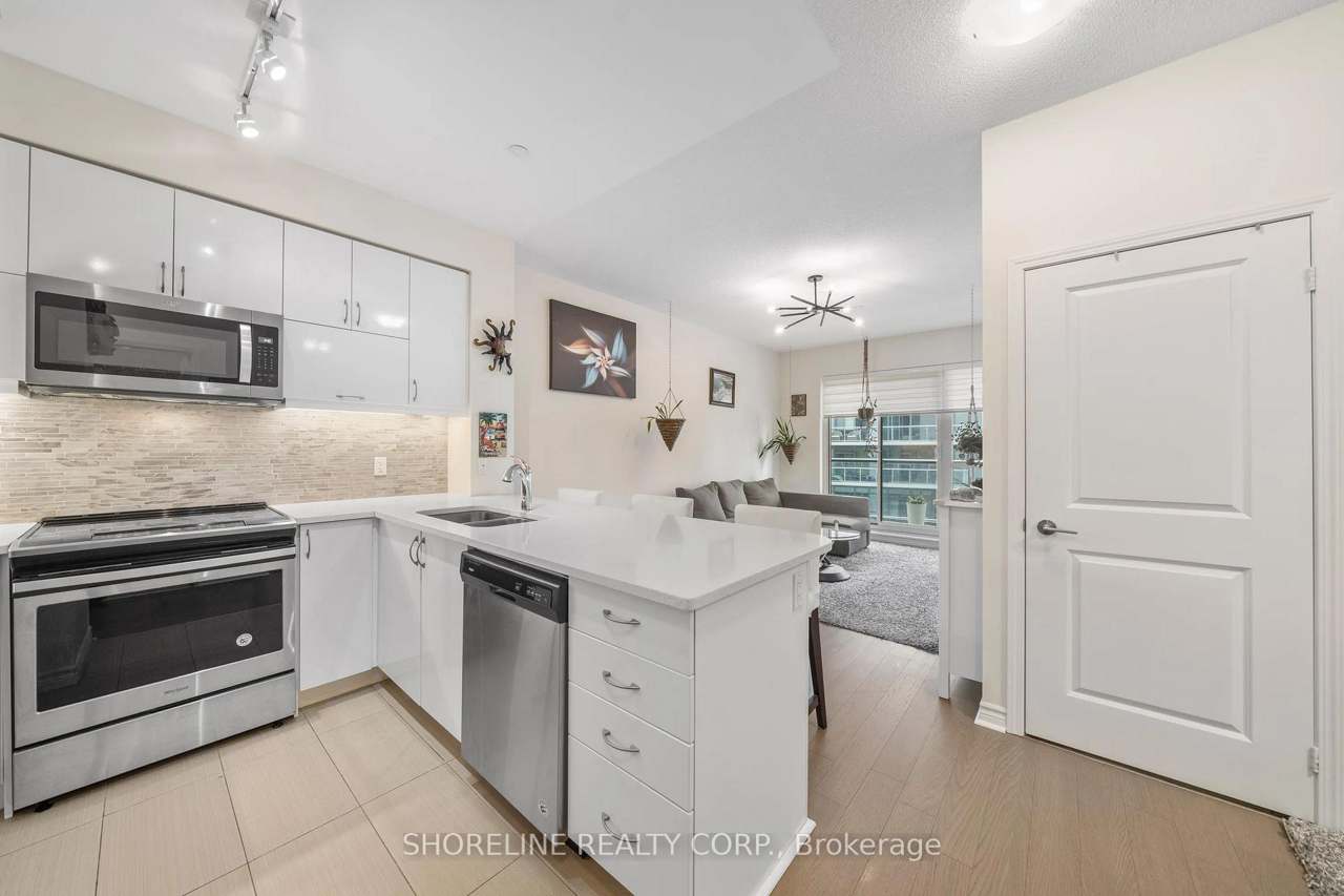 39 Annie Craig Drive 1502, Toronto, ON M8V 0A4