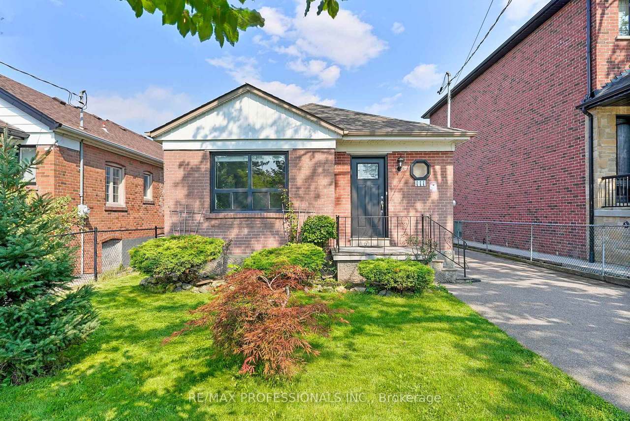 111 Wesley Street, Toronto, ON M8Y 2W9