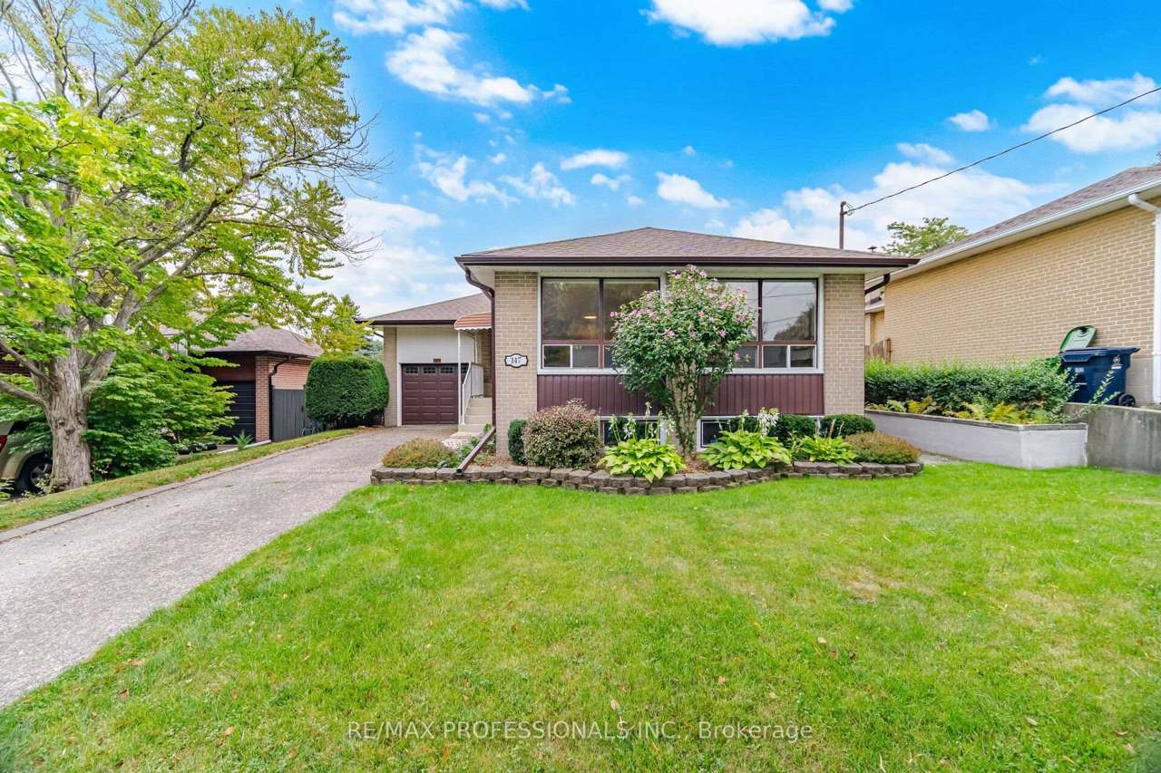 147 Chapman Road, Toronto, ON M9P 1G2