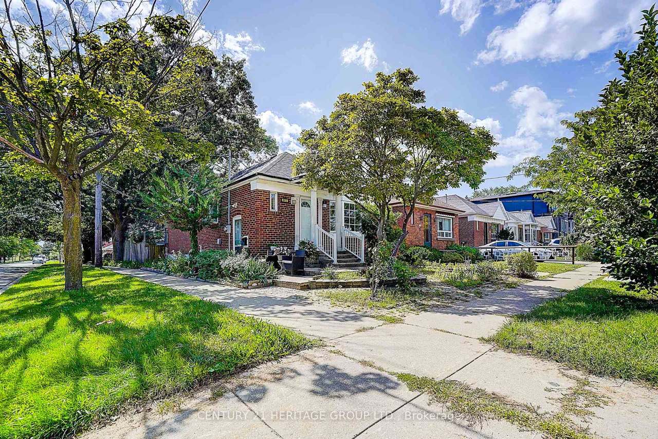 441 Rimilton Avenue, Toronto, ON M8W 2G7