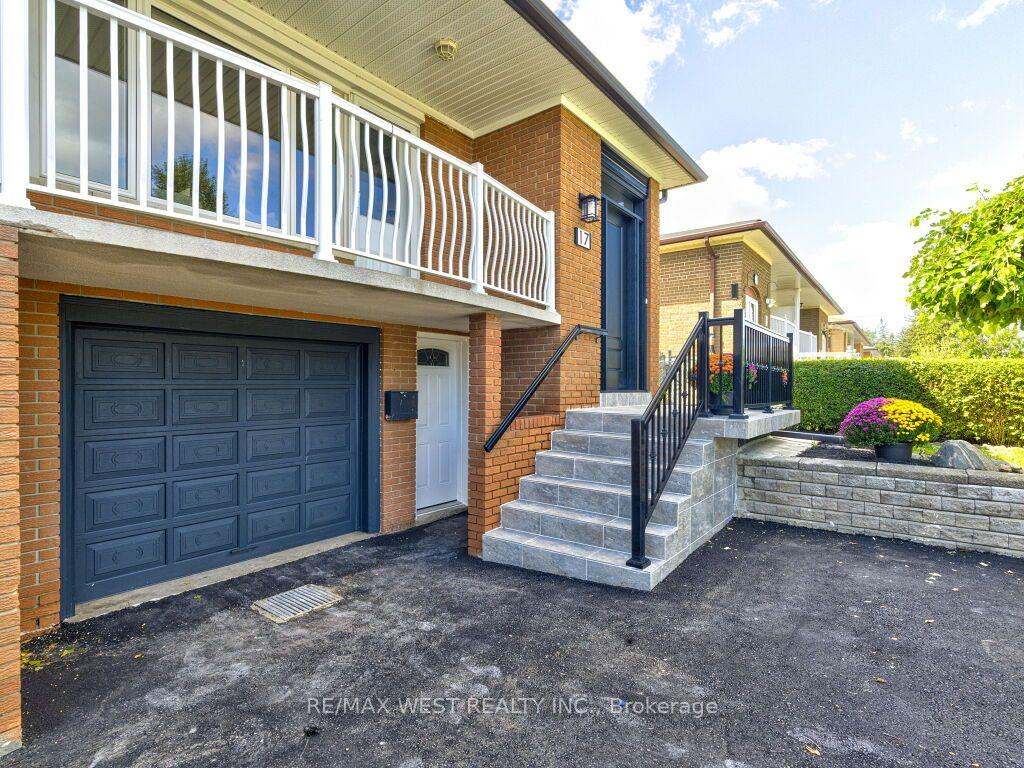 17 Cabana Drive, Toronto, ON M9L 1L1