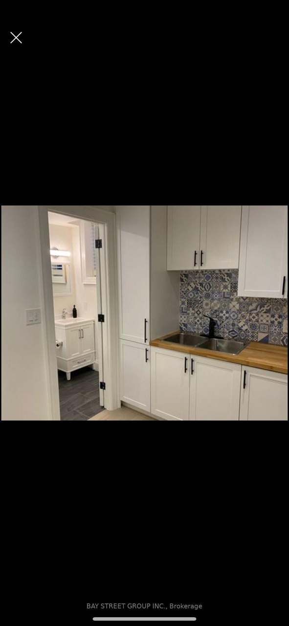 60 Emmett Avenue, Toronto, ON M6M 2E6