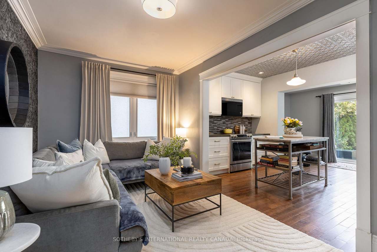 2 Rexford Road, Toronto, ON M6S 2M3